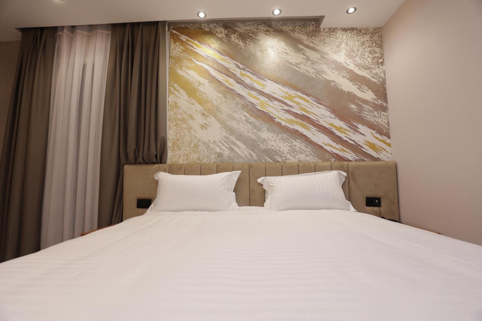 Residence Inn Tirana Buitenkant foto