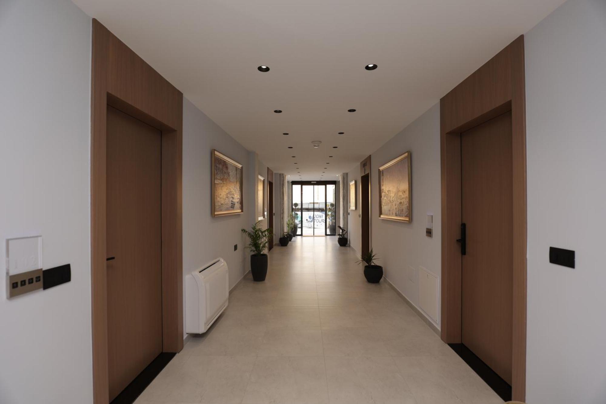 Residence Inn Tirana Buitenkant foto