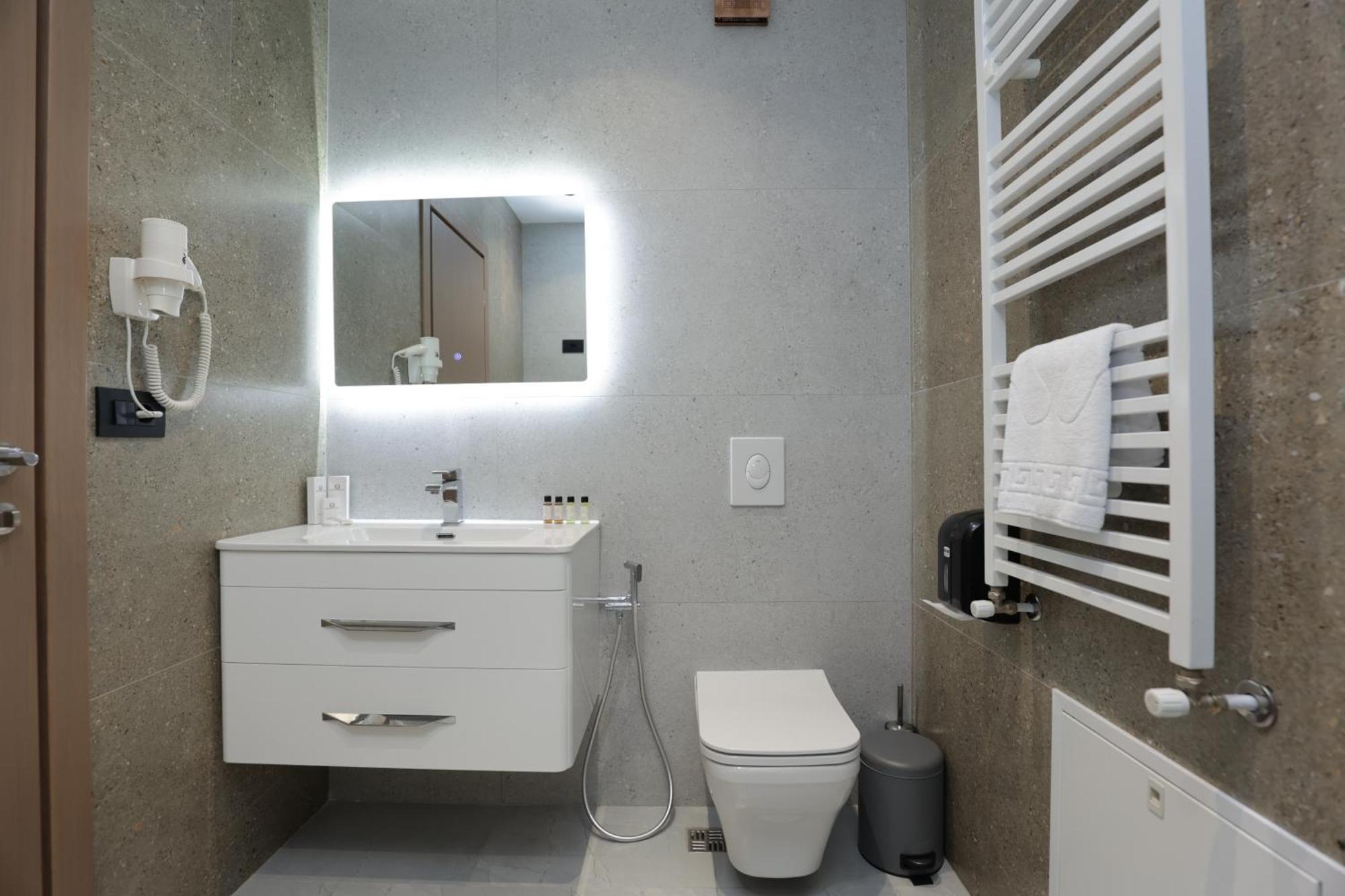 Residence Inn Tirana Buitenkant foto