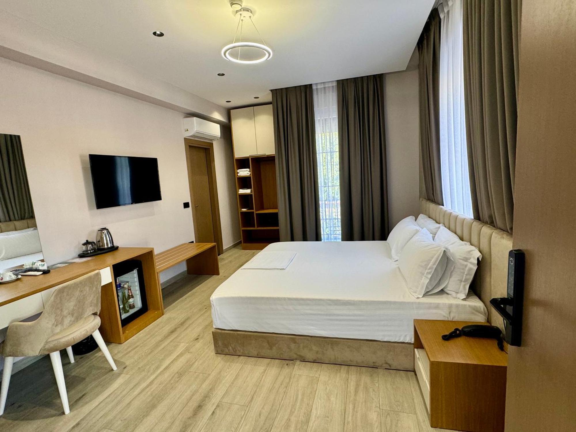 Residence Inn Tirana Buitenkant foto